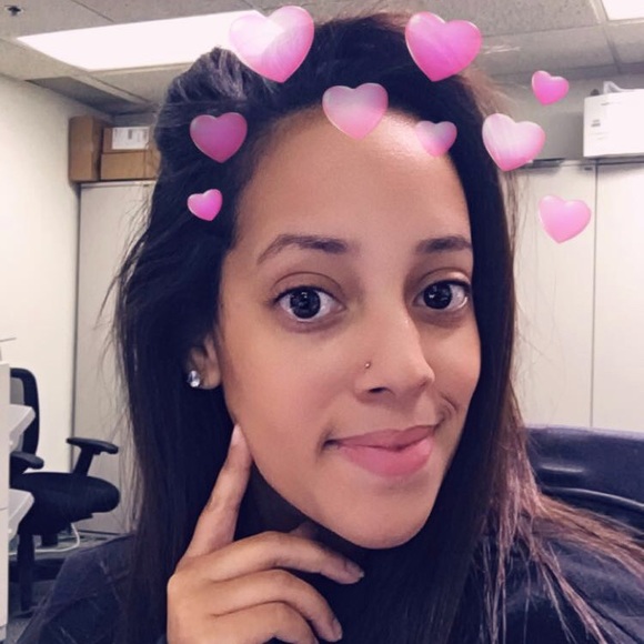 Profile Picture of Jessenia Almanzar (@jessenia800) on Poshmark