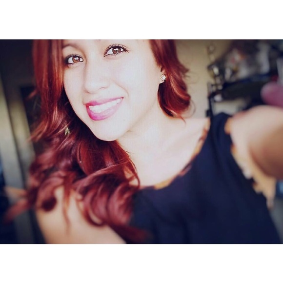 Profile Picture of Jamileth Lopez (@jjlr_) on Poshmark