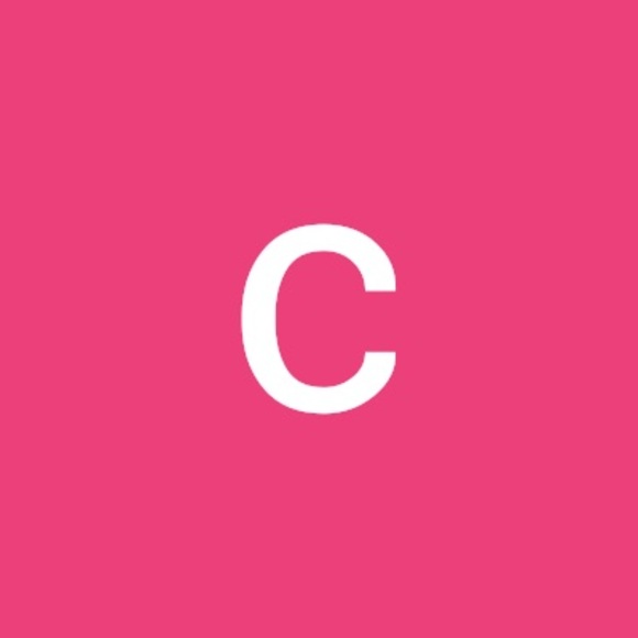 Profile Picture of Claudia Wolfe (@claudiawolfe776) on Poshmark