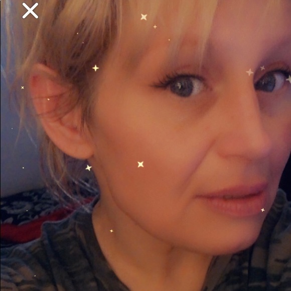 Profile Picture of Rachel Orban (@orbanrachel5) on Poshmark