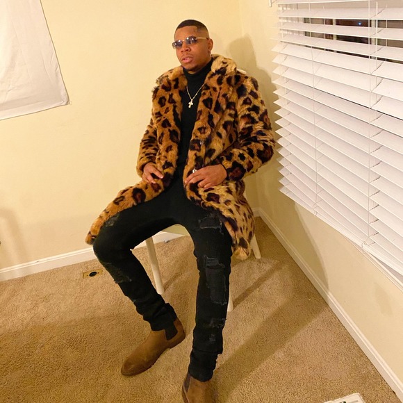 Profile Picture of Kevin Damper (@bbfootball21) on Poshmark