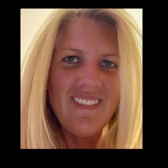 Profile Picture of Kim Orton (@kim_orton) on Poshmark