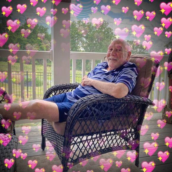 Profile Picture of Shelly Glowatz (@rglowatz) on Poshmark