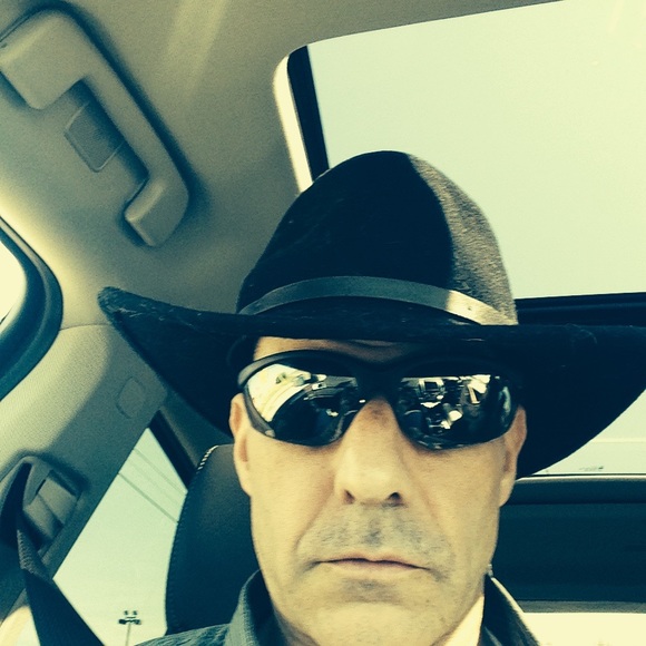 Paul Zeiter - Poshmark Profile Picture of Paul Zeiter (@spiderpkz) on Poshmark