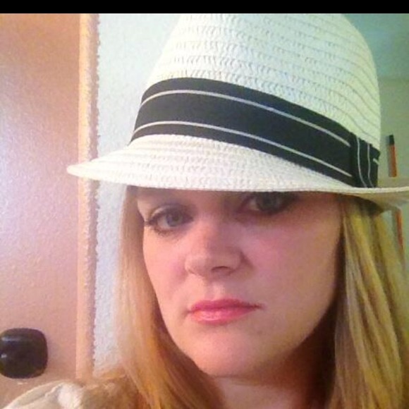 Profile Picture of Tamitha Sprenger (@tami2) on Poshmark