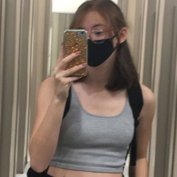 Profile Picture of Olivia Sinclair (@osinclair113) on Poshmark