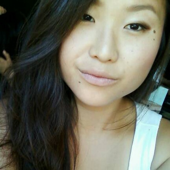 Profile Picture of Amy Kong (@akongg) on Poshmark