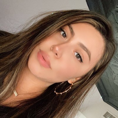 Profile Picture of Karen Castillo (@karebear102728) on Twitter