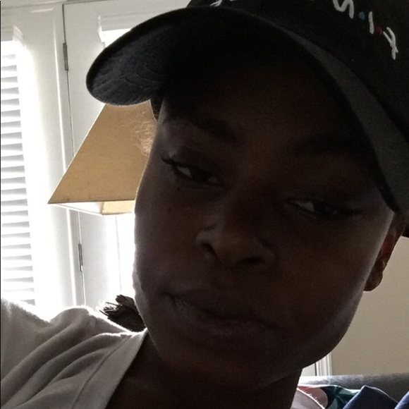 Profile Picture of Aletha Robertson (@aletharobert306) on Poshmark