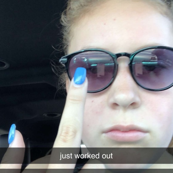 Profile Picture of Cassandra Vazquez (@casi24204) on Poshmark