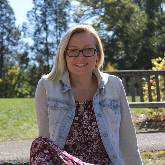 Profile Picture of Amanda Gengler (@angengler) on Poshmark