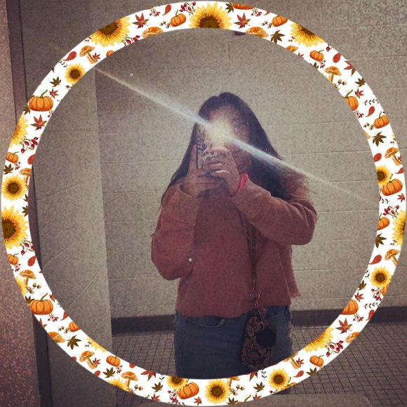 Profile Picture of Debra Heiston (@debraheiston) on Poshmark