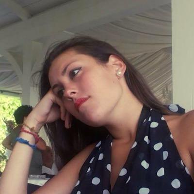 Profile Picture of Laura (@LauraManziNa) on Twitter