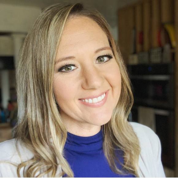 Profile Picture of Stacie Marshall (@staciemars) on Poshmark
