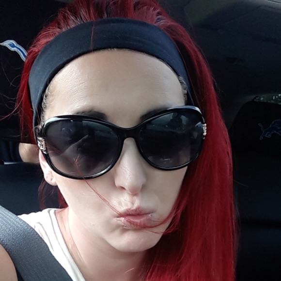 Profile Picture of Sasha Ball (@stephilou) on Poshmark