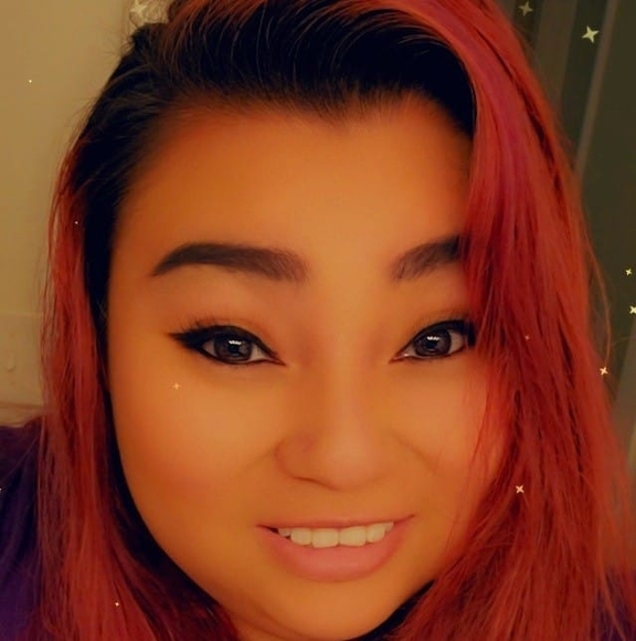 Profile Picture of Autumn Wise (@autumn_18) on Poshmark