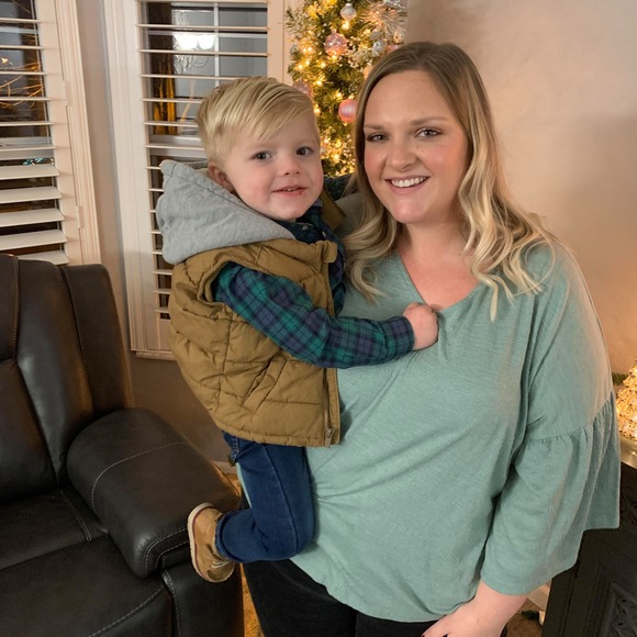 Profile Picture of Hannah Riebeling (@hannahriebeling) on Poshmark