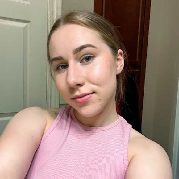 Profile Picture of Inna Fedorova (@innaf0206) on Poshmark