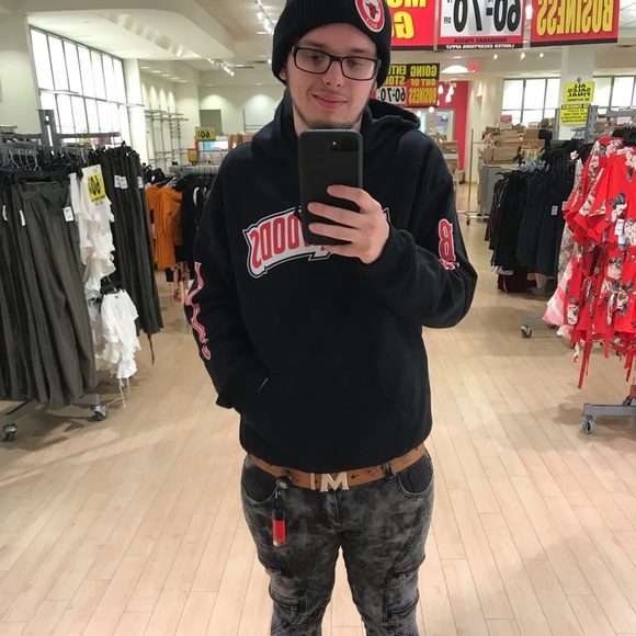 Profile Picture of James Boatright (@rugrat_james) on Poshmark