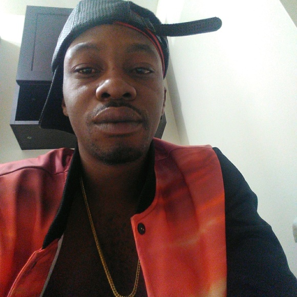 Profile Picture of Dwayne Hope (@dboy242009) on Poshmark