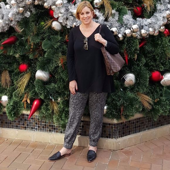 Denice Leebow - Poshmark Profile Picture of Denice Leebow (@deniceleebow) on Poshmark