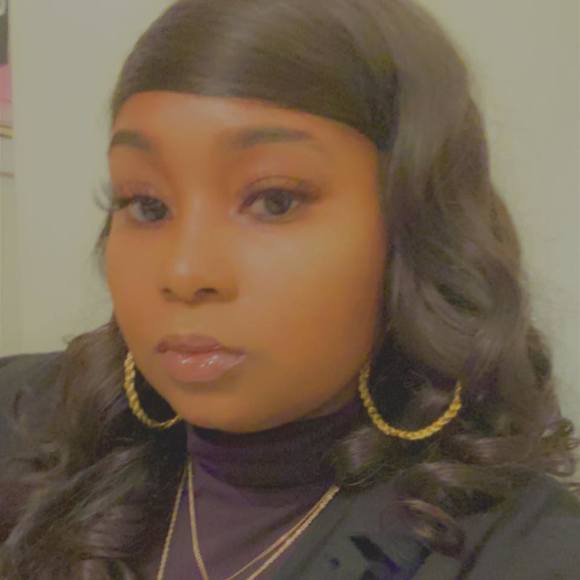 Profile Picture of Brandi Chesson (@brandichesson) on Poshmark