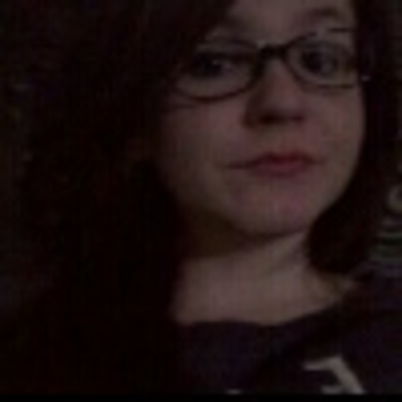 Profile Picture of Danielle Malek (@daniellemeeow) on Poshmark