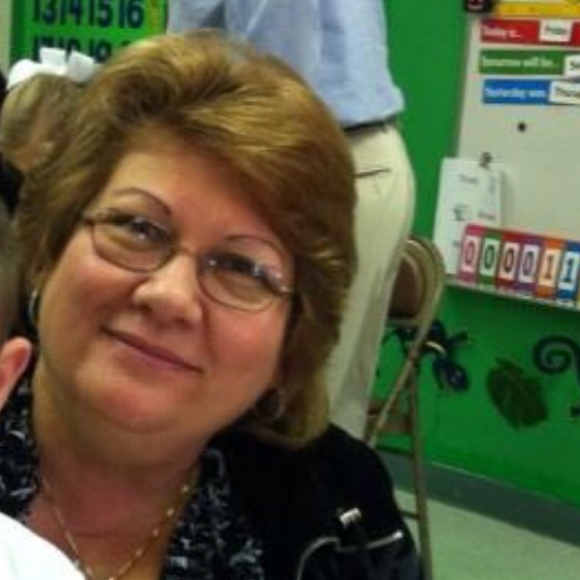 Profile Picture of Pina Defilippis (@pinadefilippis) on Poshmark