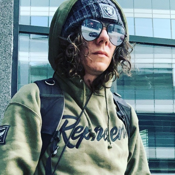 Profile Picture of Robert Penzel (@robertpenzel) on Poshmark