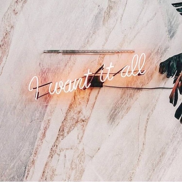 Profile Picture of Layma Lodin (@laymalo) on Poshmark