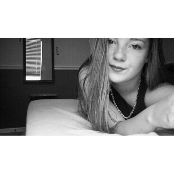 Profile Picture of Cameron Strasburg (@camiecakess) on Poshmark