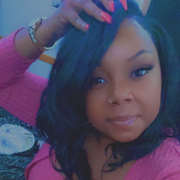 Profile Picture of Devin Page (@fruitsosweet) on Poshmark
