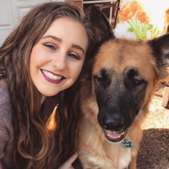 Profile Picture of Allison Day (@allisonday43) on Poshmark