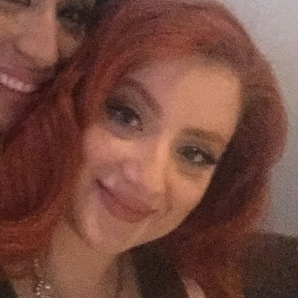 Profile Picture of Alva Gonzalez (@alvgon85) on Poshmark