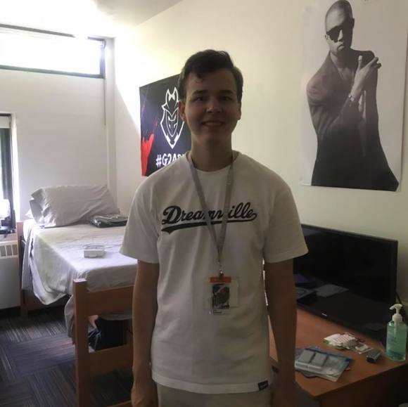 Profile Picture of Andrea Scarbrough (@ascarbrough19) on Poshmark