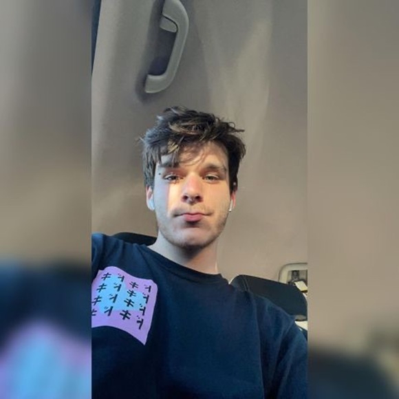 Hunter Schofield - Poshmark Profile Picture of Hunter Schofield (@donkeypeanut) on Poshmark