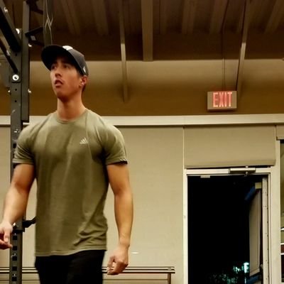 Profile Picture of Rene Cuevas (@ReeeHeee) on Twitter