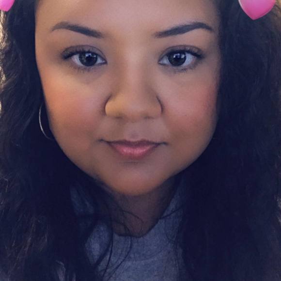 Profile Picture of Tamarah Leigh starkey (@tlstark17) on Poshmark