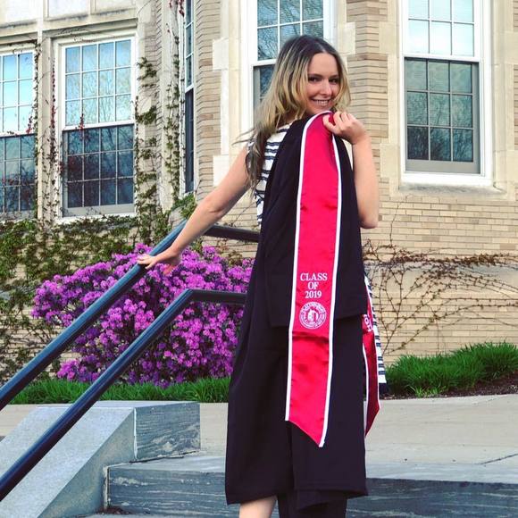Profile Picture of Rachel Warshaw (@rachel_warshaw) on Poshmark