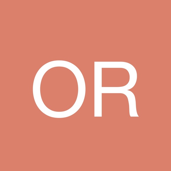 Profile Picture of Oridia Rudorff (@daonamento) on Poshmark