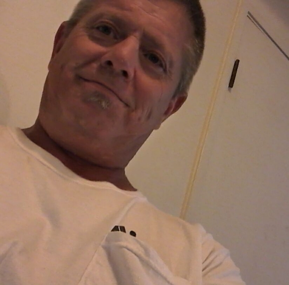 Profile Picture of Dennis Newton (@dennisnewton68) on Poshmark