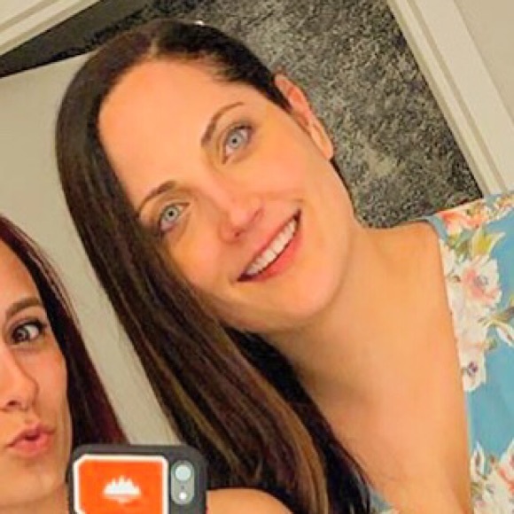 Profile Picture of Kelsey Kempenaar (@kelseyponte) on Poshmark