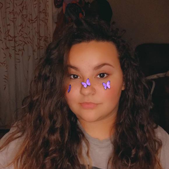 Profile Picture of Chaselynn Reefer (@chaselynnr) on Poshmark