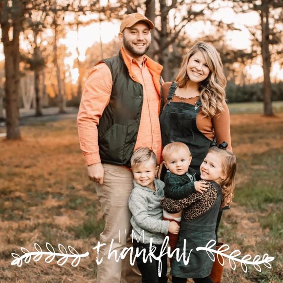 Profile Picture of Jennifer Formont (@jen_formont) on Poshmark