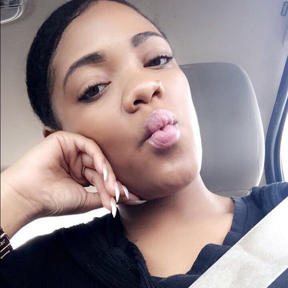 Profile Picture of Kevanna Cunningham (@kevanna2394) on Poshmark