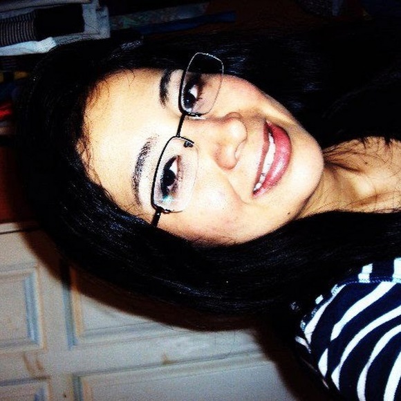 Profile Picture of Andrea Adolphson (@andygs01) on Poshmark