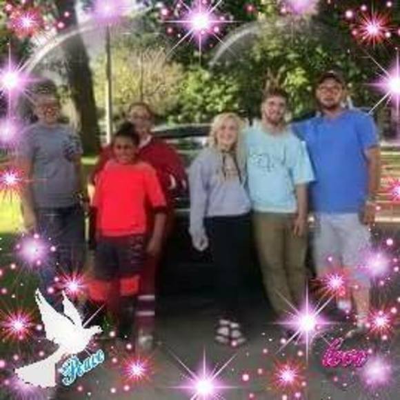 Profile Picture of Shannon Huinker (@shanaynae72) on Poshmark