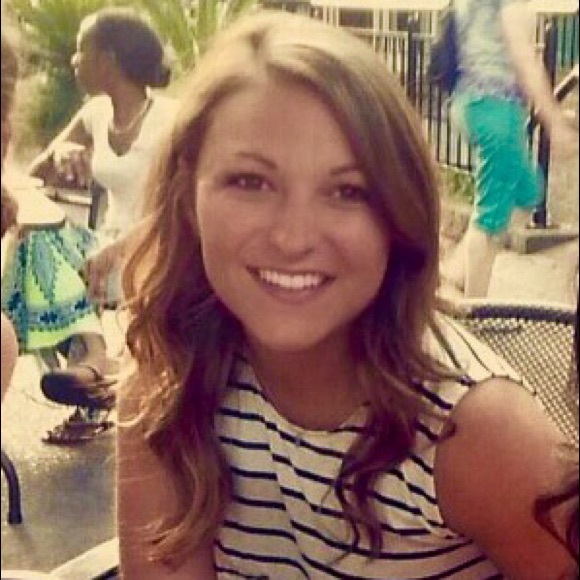 Profile Picture of Sharon Riddle (@seriddle) on Poshmark