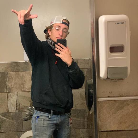 Profile Picture of Nicholas Pease (@nicpeasewhite) on Poshmark