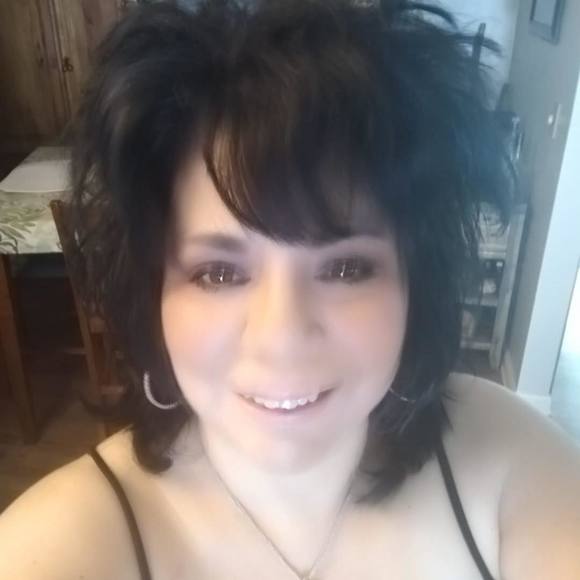 Profile Picture of Maria Mascuch (@rockshorti) on Poshmark
